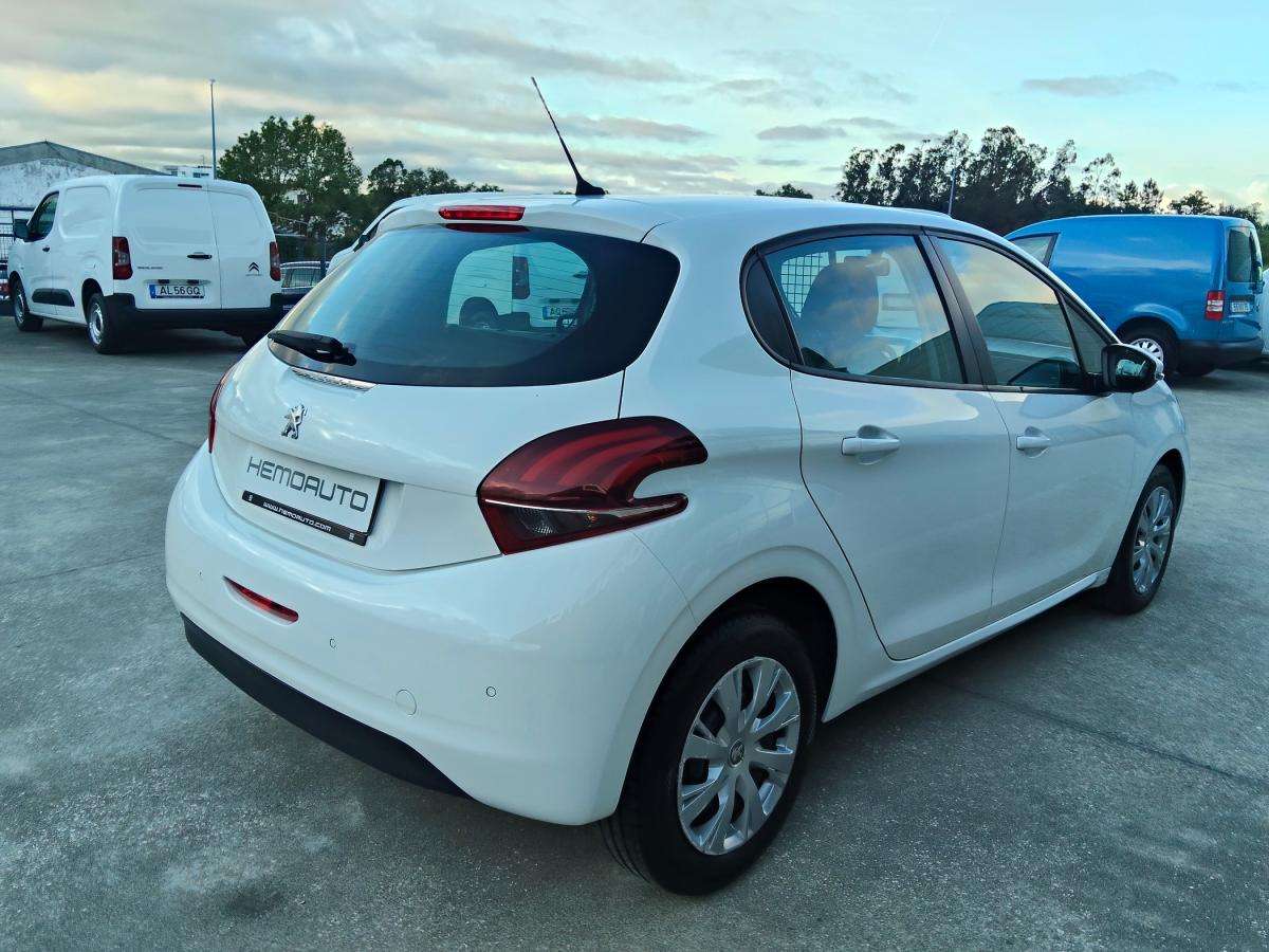peugeot-208-2020-diesel-1499cc