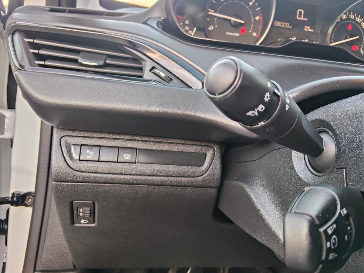 peugeot-208-2020-diesel-1499cc