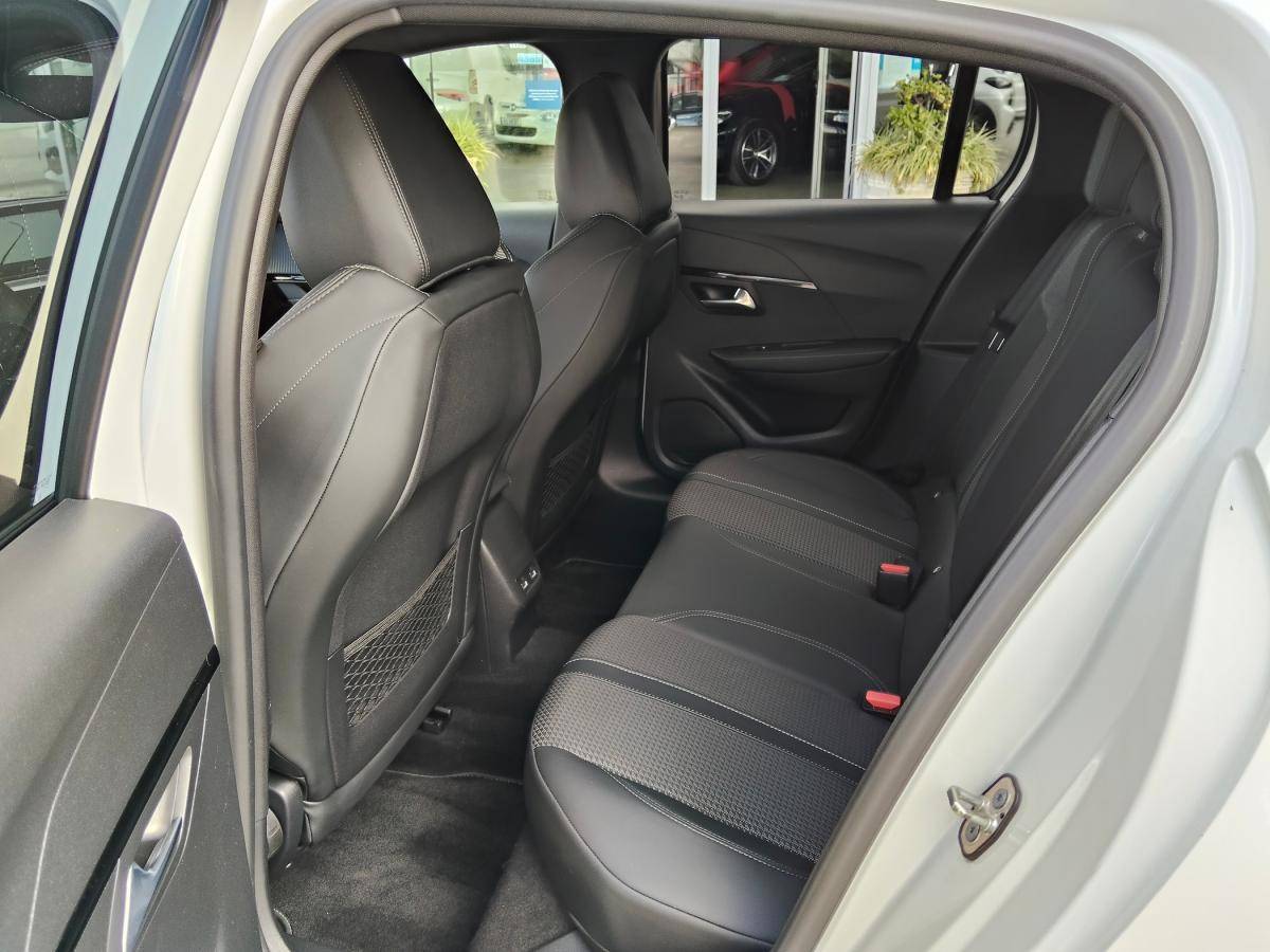 peugeot-208-2022-diesel-1499cc