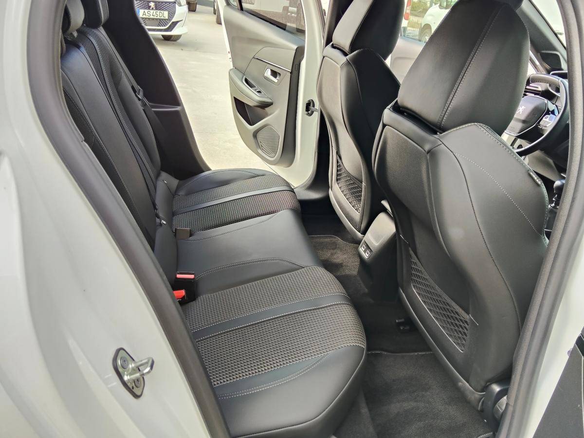 peugeot-208-2022-diesel-1499cc