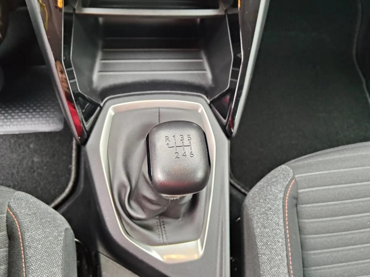 peugeot-2008-2021-gasolina-1199cc
