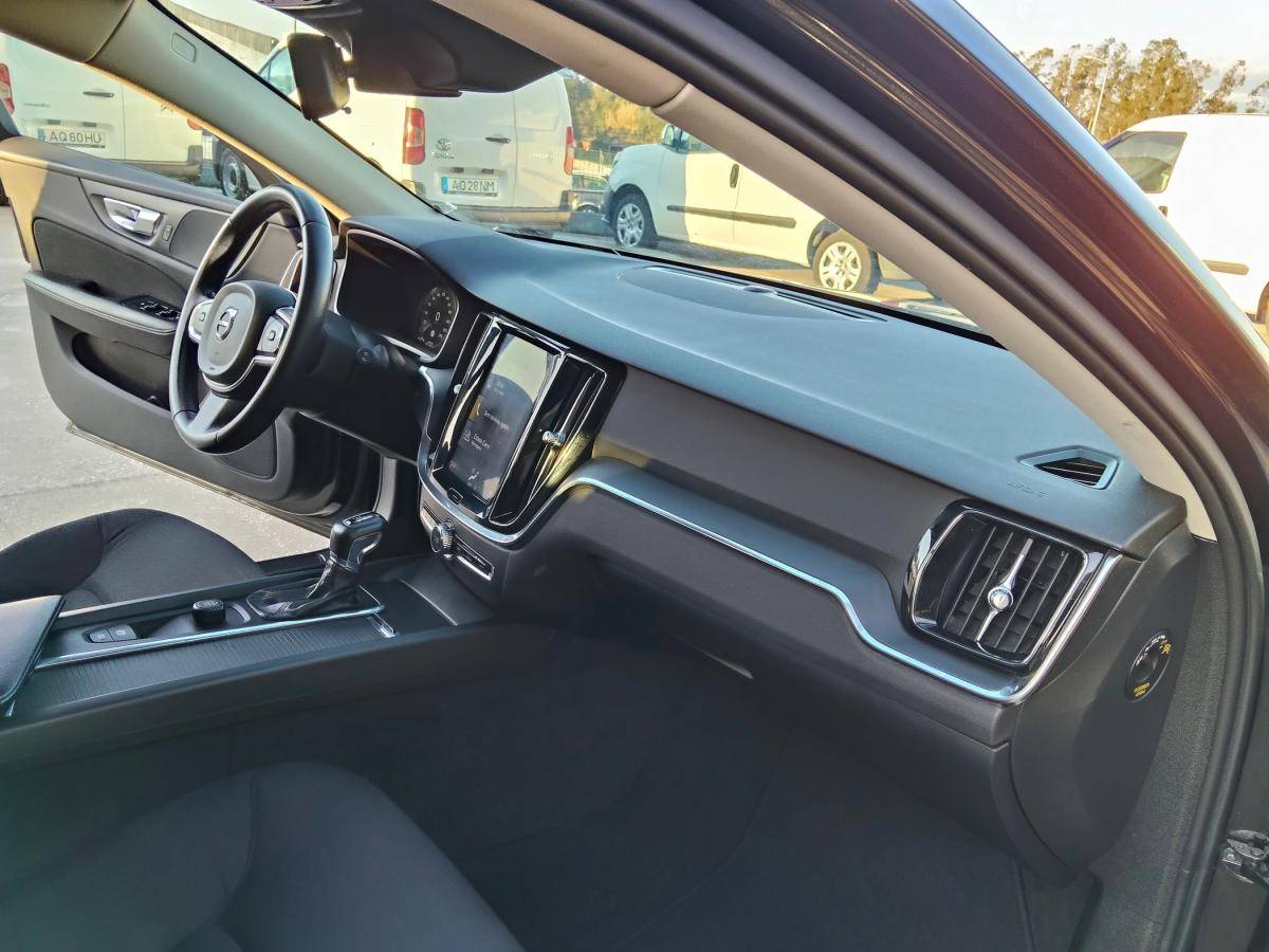 volvo-v60-2019-diesel-1969cc