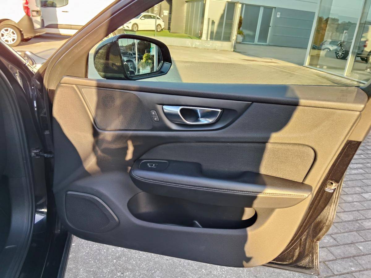 volvo-v60-2019-diesel-1969cc