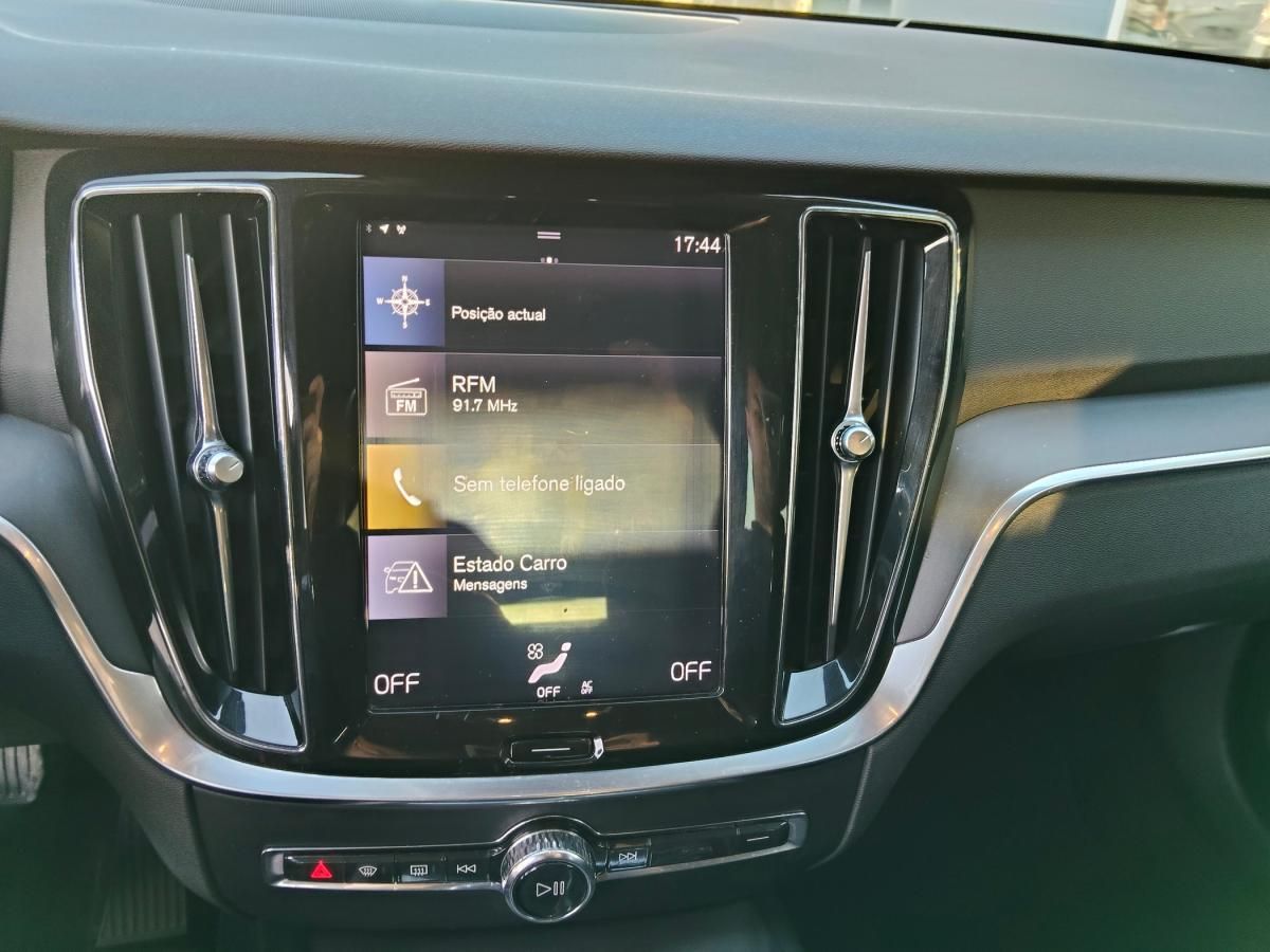 volvo-v60-2019-diesel-1969cc