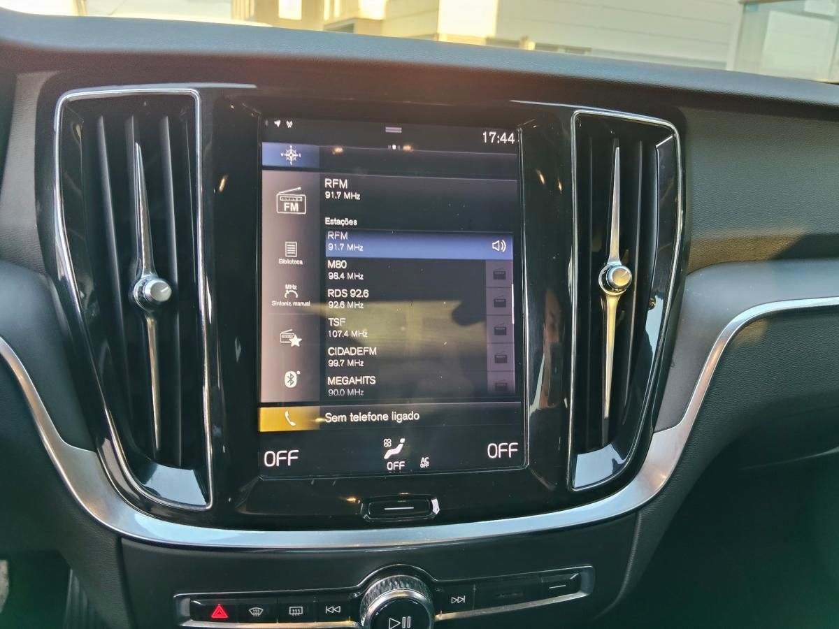 volvo-v60-2019-diesel-1969cc