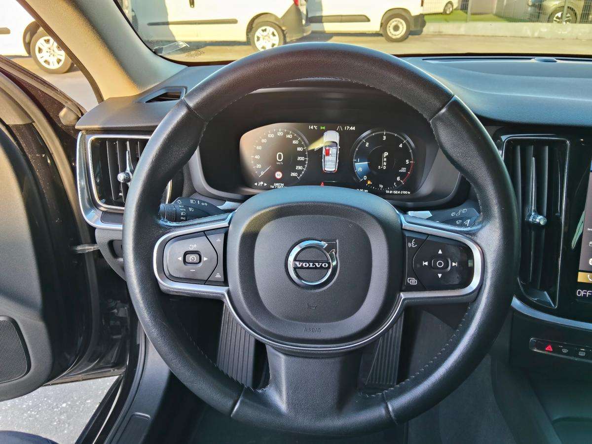 volvo-v60-2019-diesel-1969cc