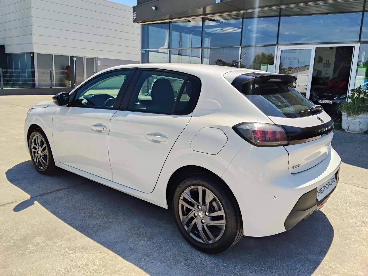 peugeot-208-2022-diesel-1499cc