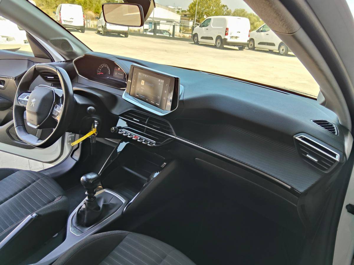 peugeot-208-2022-diesel-1499cc