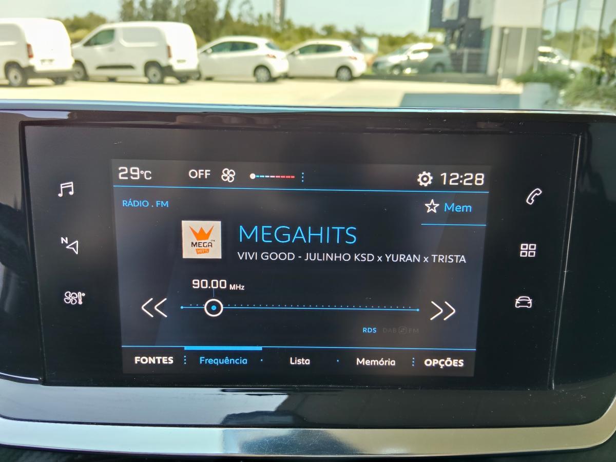 peugeot-208-2022-diesel-1499cc