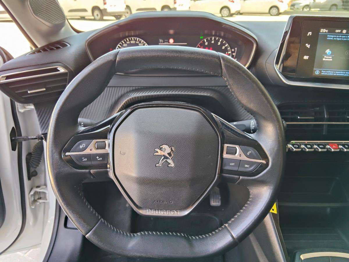 peugeot-208-2022-diesel-1499cc