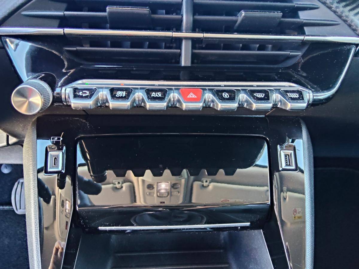 peugeot-2008-2021-diesel-1499cc