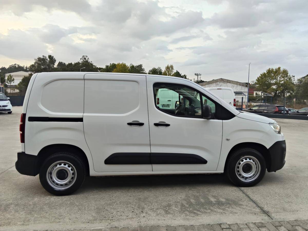 citroen-berlingo-2021-diesel-1499cc