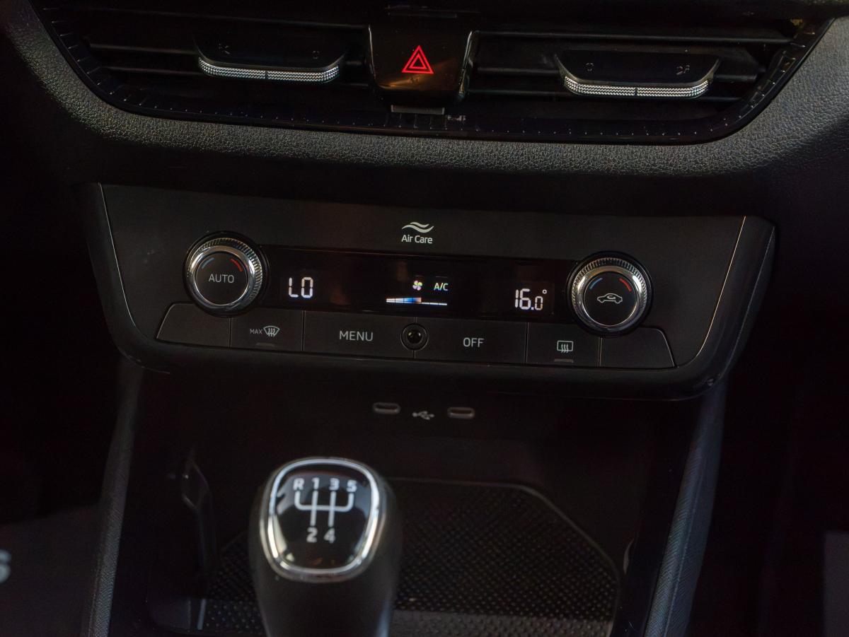 skoda-fabia-2022-gasolina-999cc