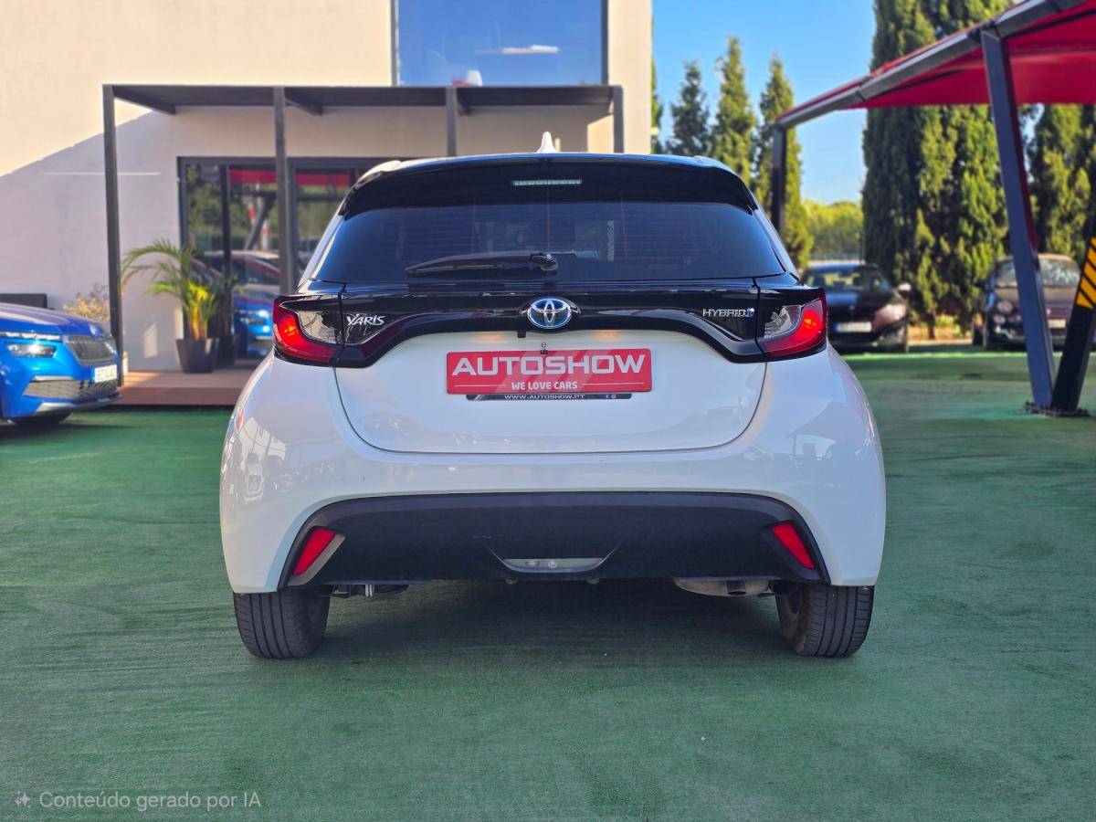 toyota-yaris-2022-hibrido-a-gasolina-1490cc