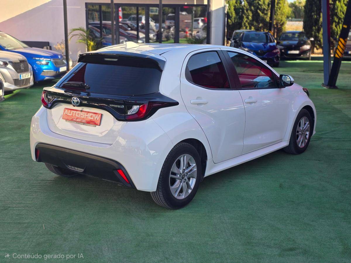 toyota-yaris-2022-hibrido-a-gasolina-1490cc