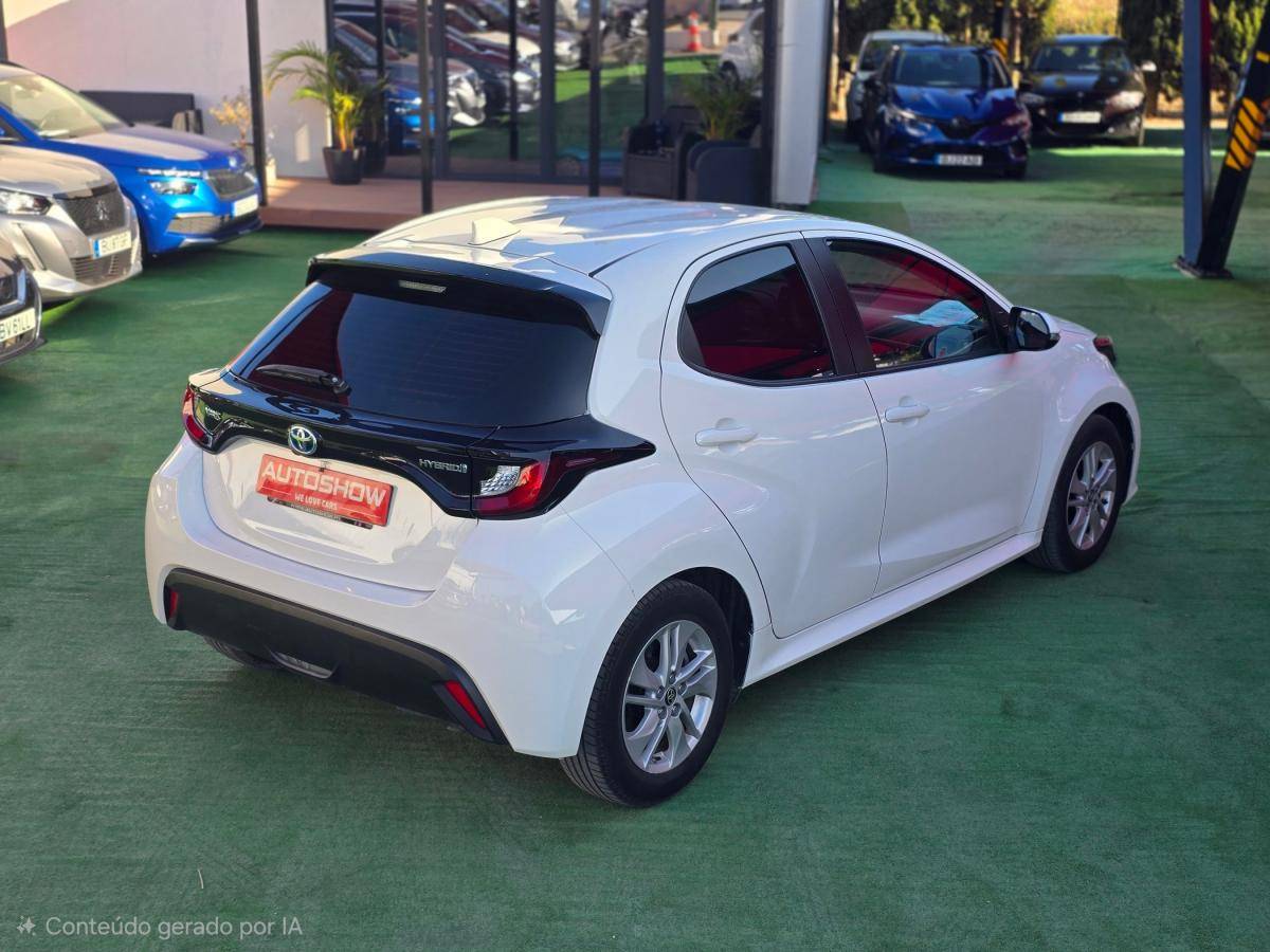 toyota-yaris-2022-hibrido-a-gasolina-1490cc