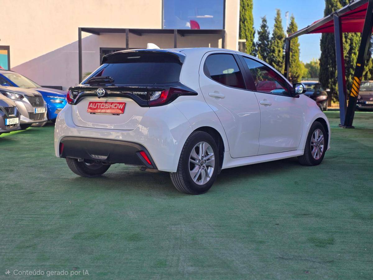 toyota-yaris-2022-hibrido-a-gasolina-1490cc