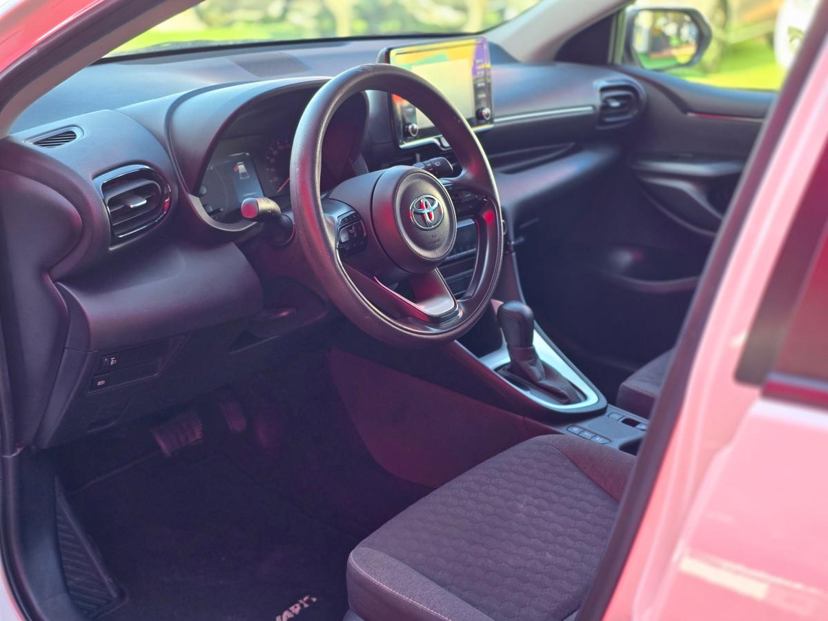 toyota-yaris-2022-hibrido-a-gasolina-1490cc