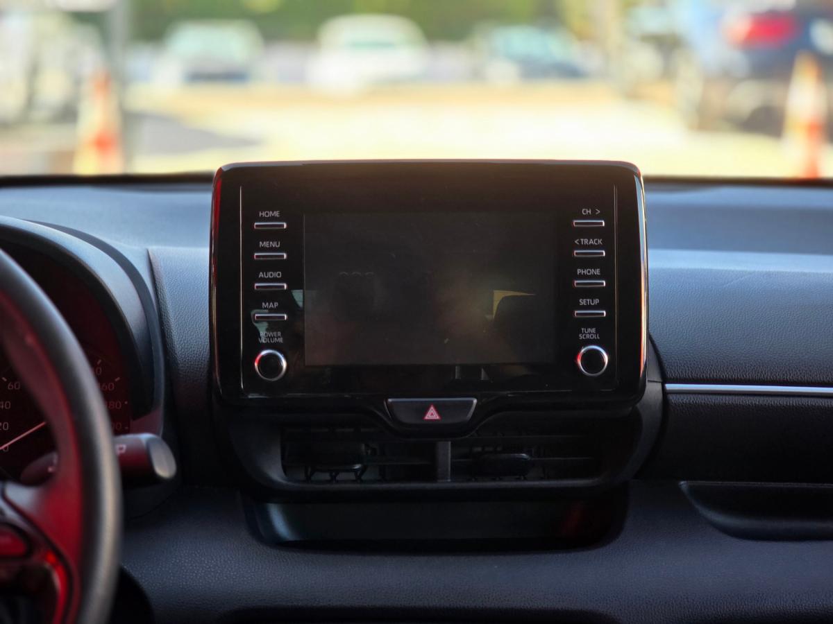 toyota-yaris-2022-hibrido-a-gasolina-1490cc