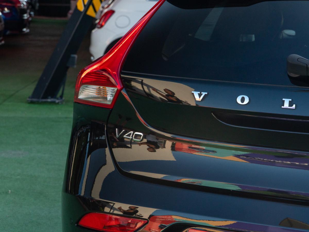 volvo-v40-2017-diesel-1969cc