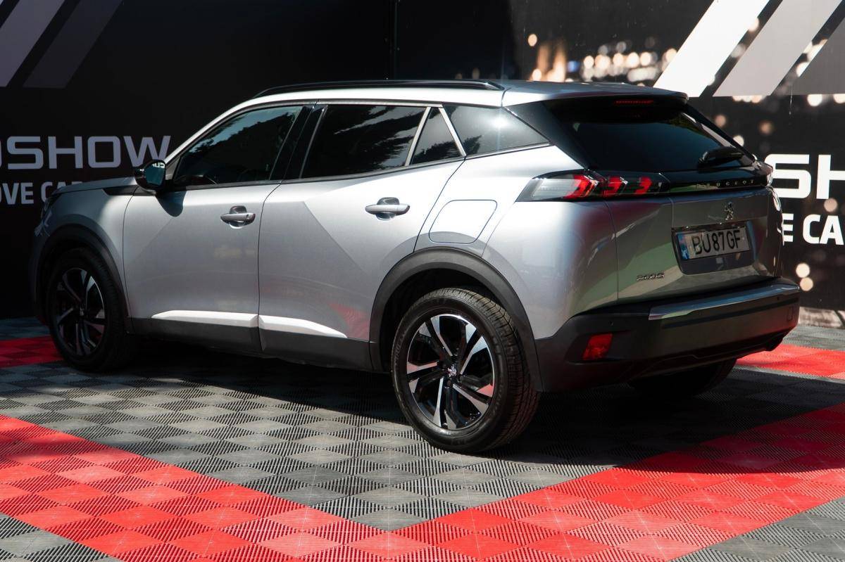 peugeot-2008-2023-gasolina-1199cc
