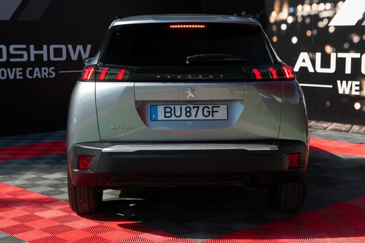 peugeot-2008-2023-gasolina-1199cc