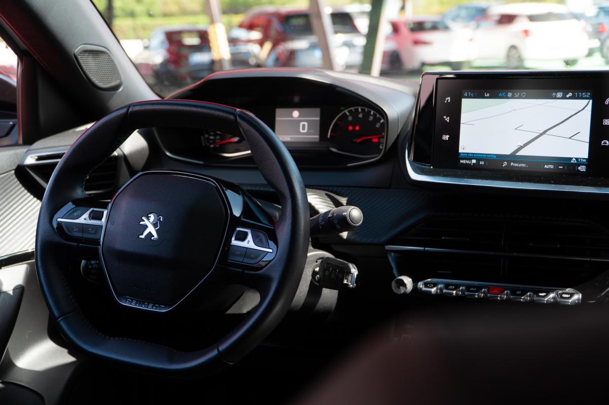 peugeot-2008-2023-gasolina-1199cc