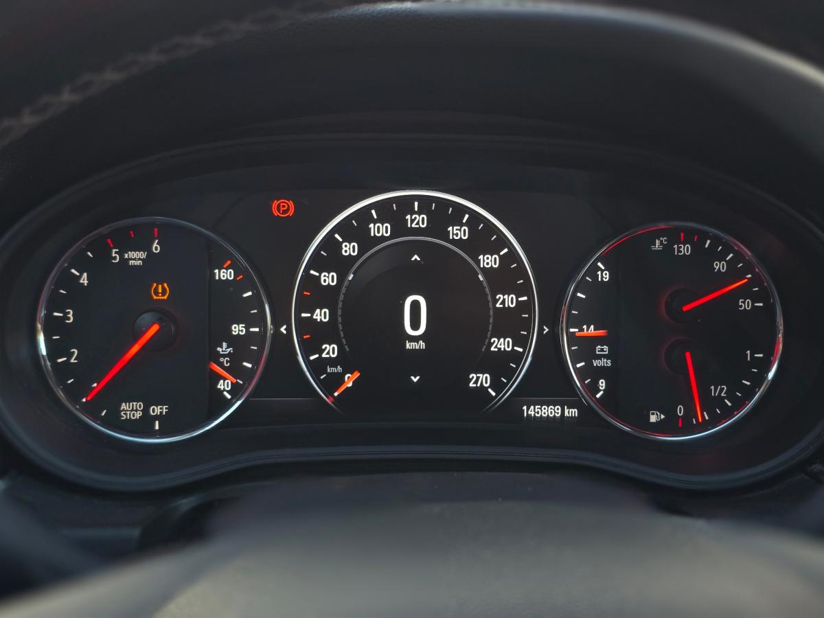 opel-insignia-sports-tourer-2018-diesel-1598cc