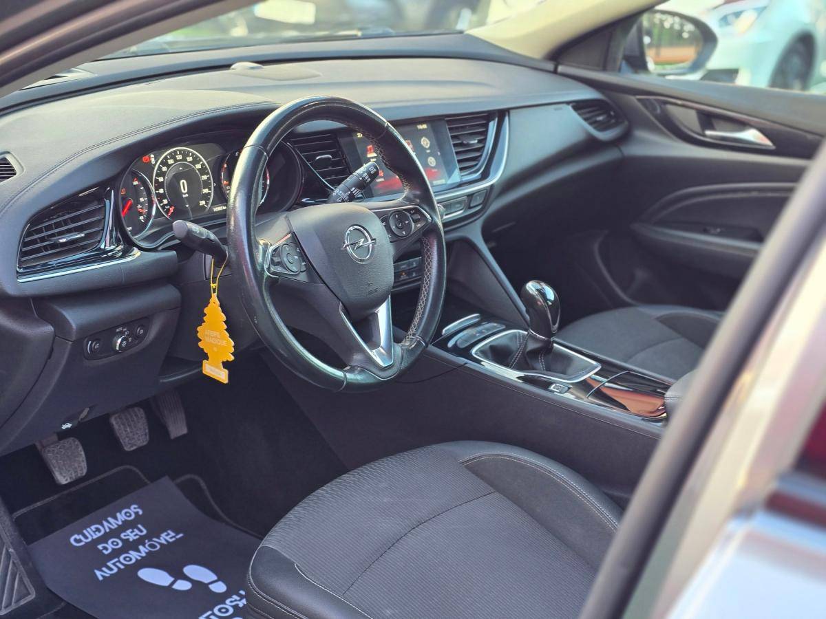 opel-insignia-sports-tourer-2018-diesel-1598cc