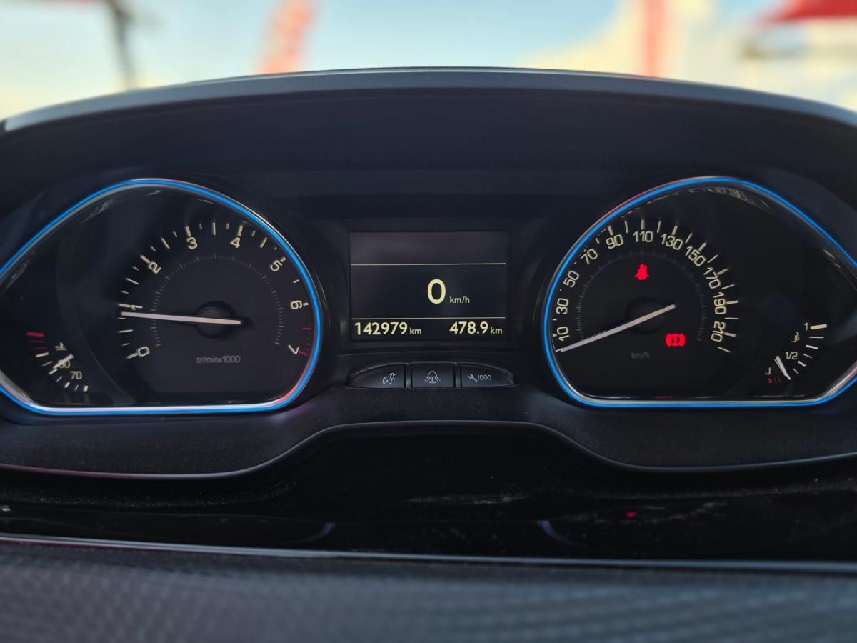 peugeot-2008-2018-gasolina-1199cc