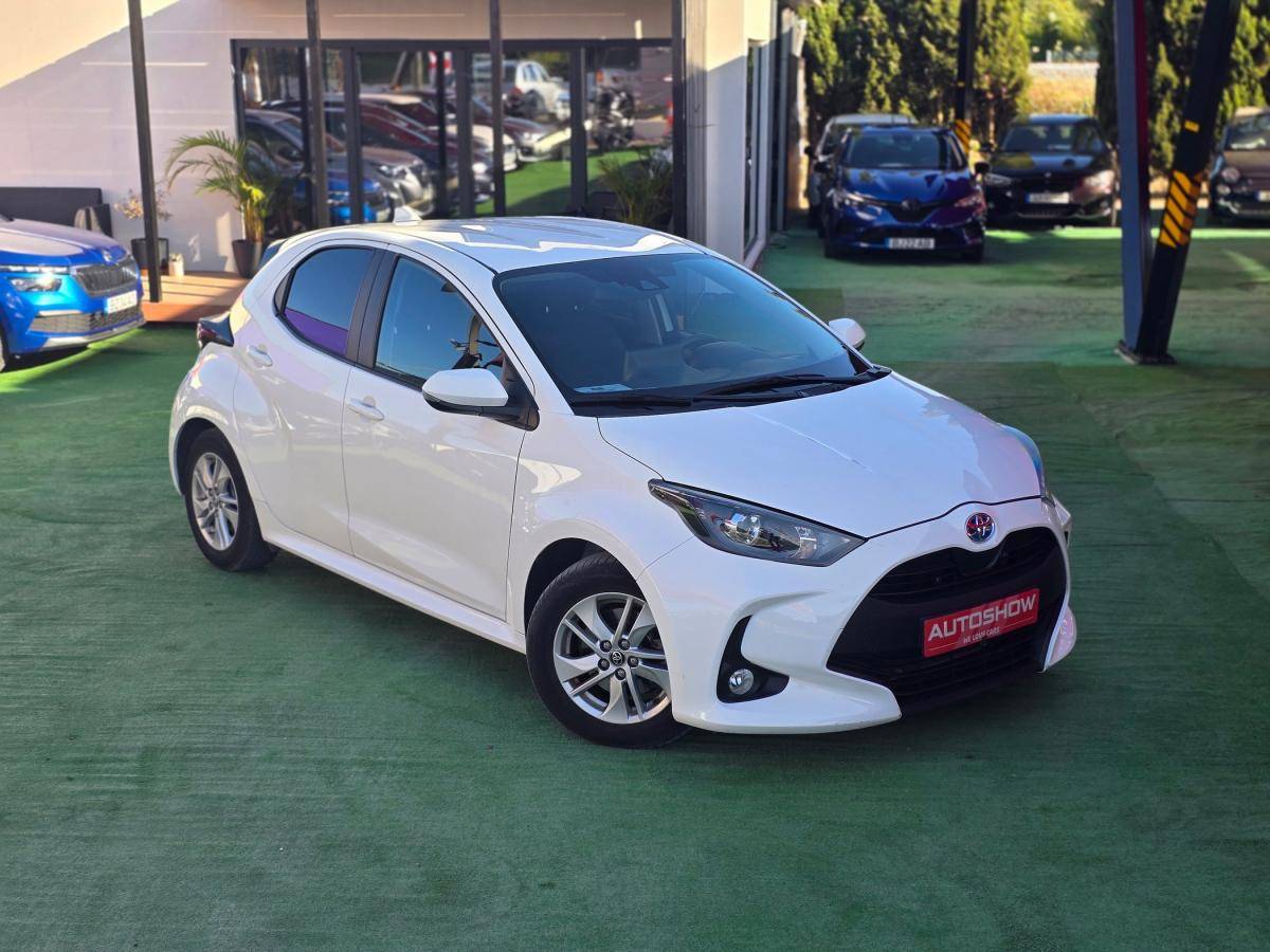 toyota-yaris-2022-hibrido-a-gasolina-1490cc
