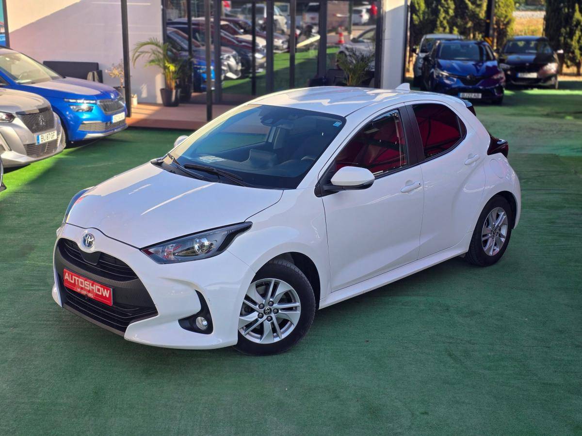 toyota-yaris-2022-hibrido-a-gasolina-1490cc