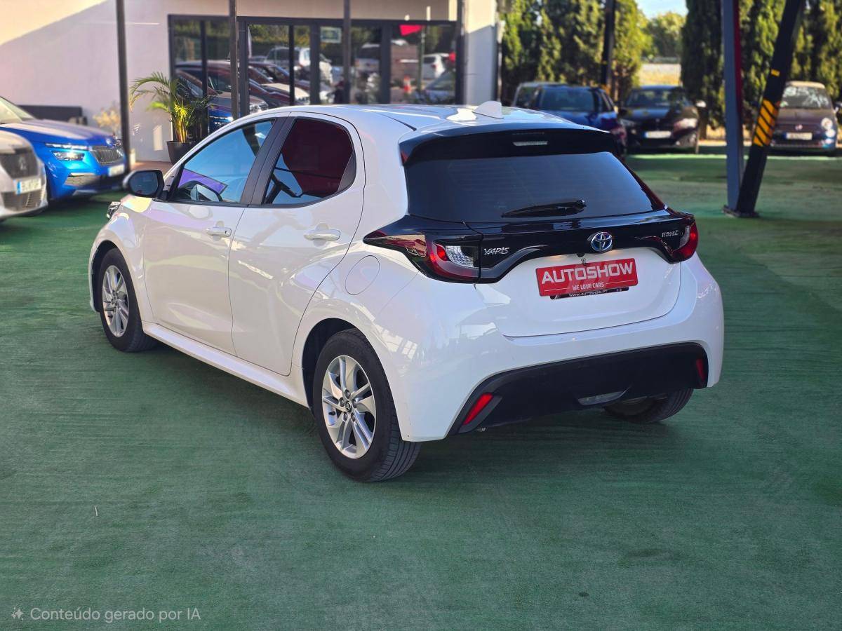 toyota-yaris-2022-hibrido-a-gasolina-1490cc