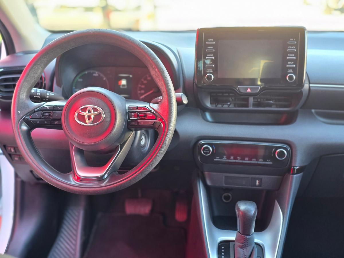 toyota-yaris-2022-hibrido-a-gasolina-1490cc