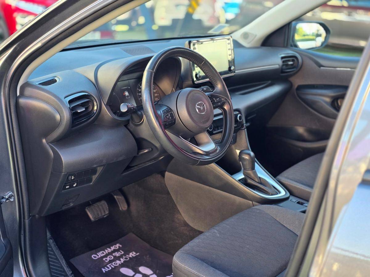 mazda-2-2023-hibrido-a-gasolina-1490cc