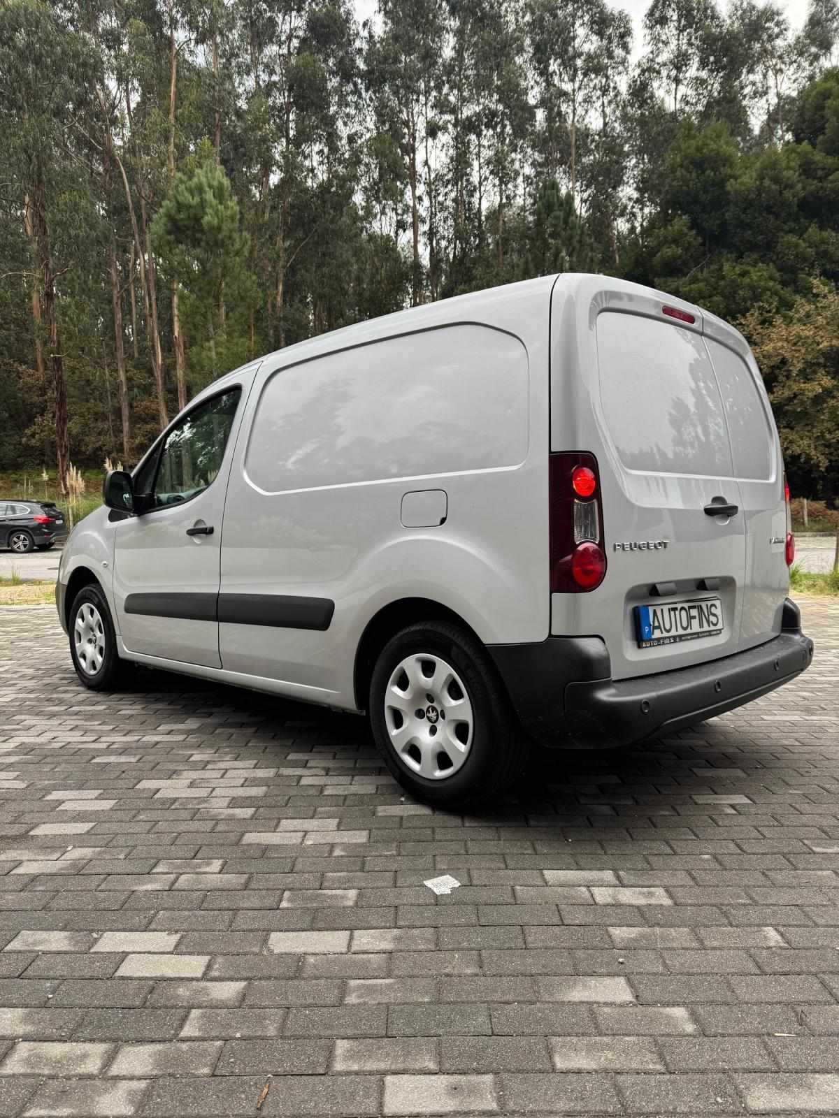 peugeot-partner-2017-diesel-1560cc