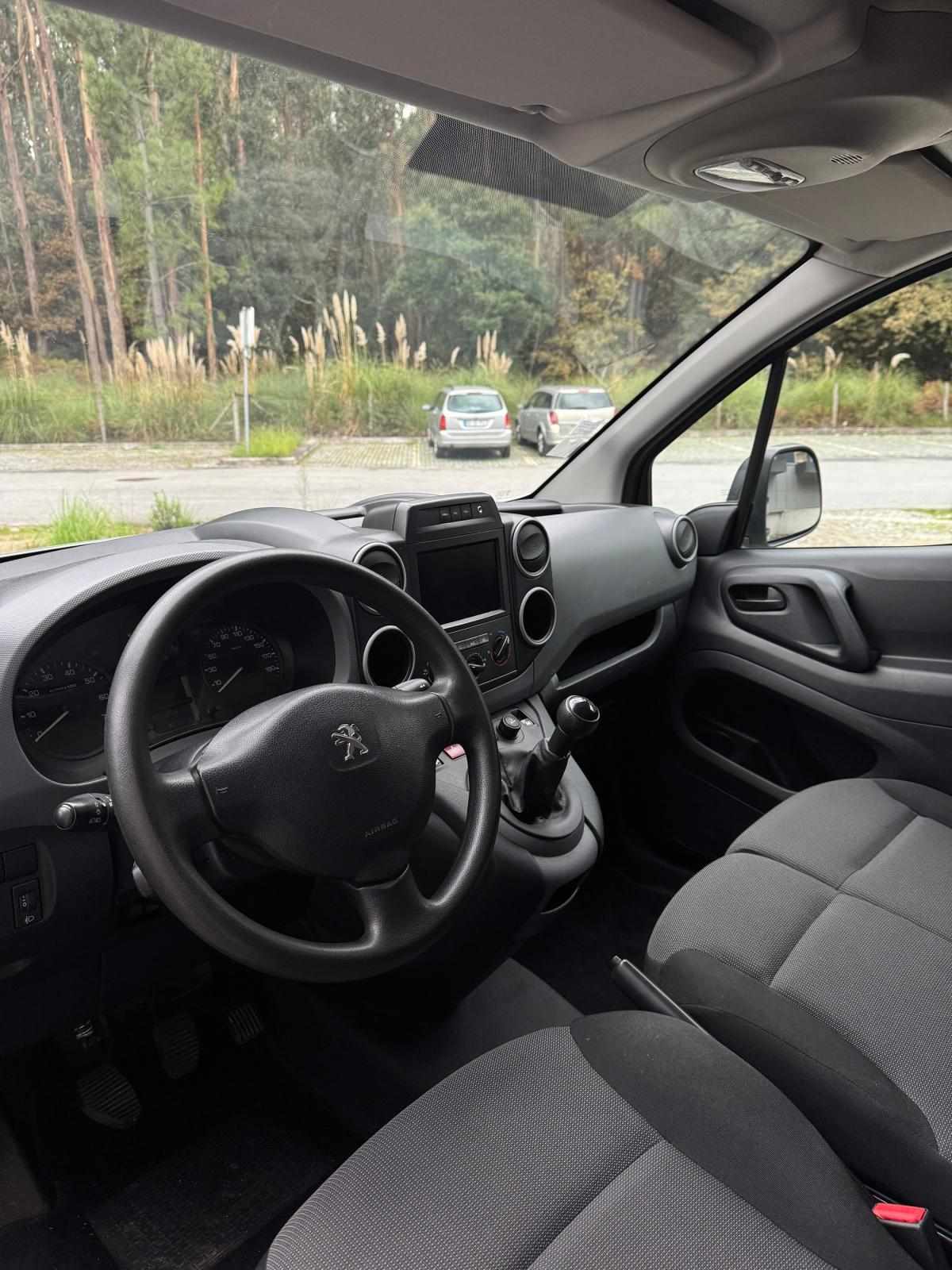 peugeot-partner-2017-diesel-1560cc