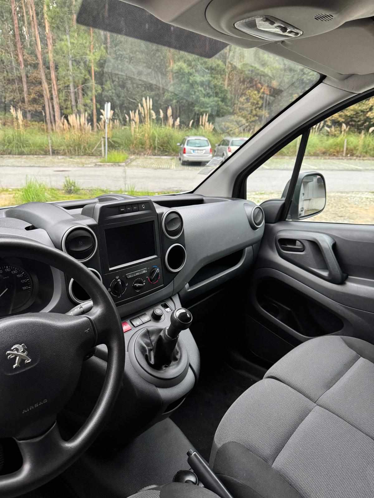 peugeot-partner-2017-diesel-1560cc