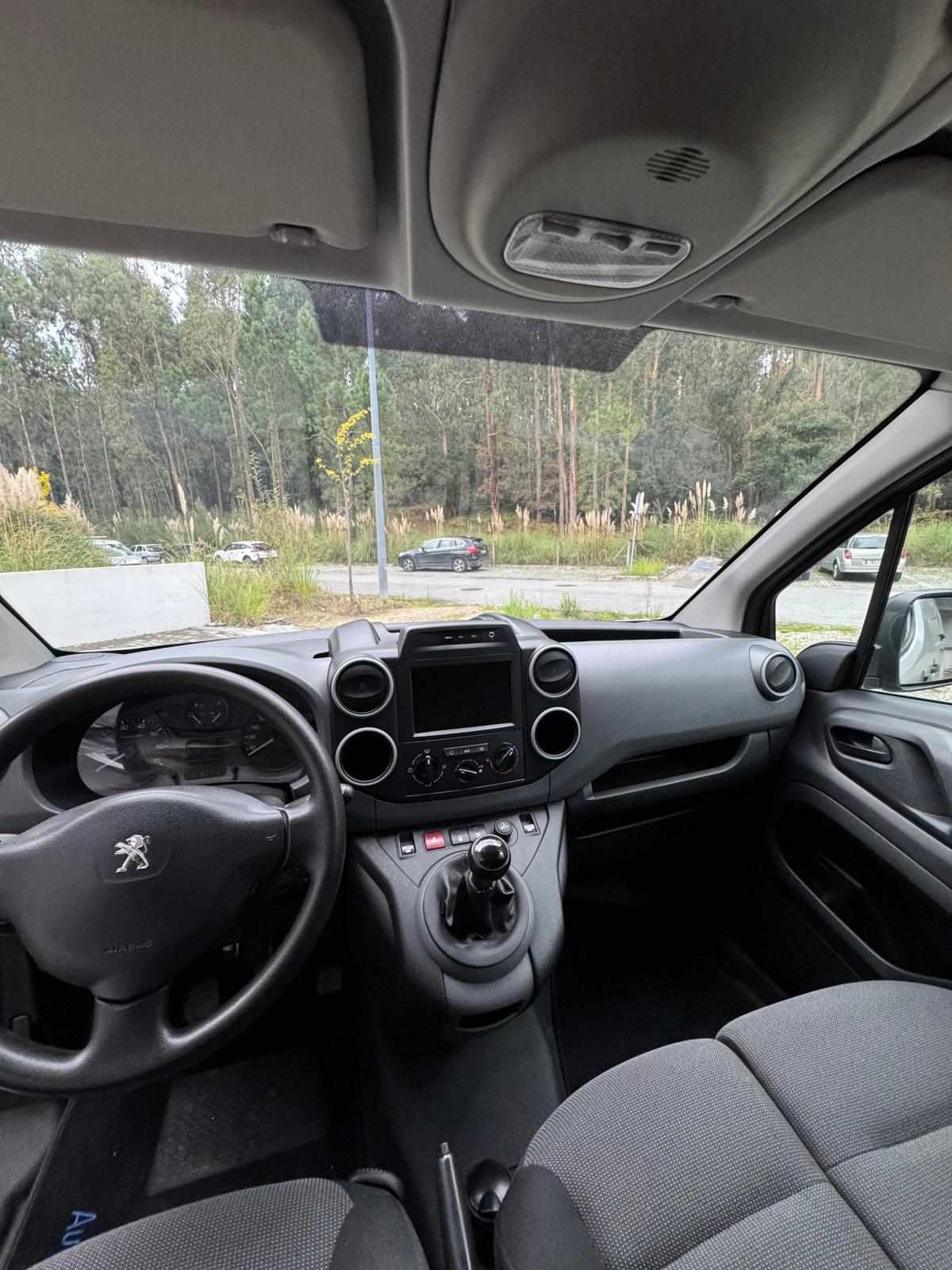 peugeot-partner-2017-diesel-1560cc