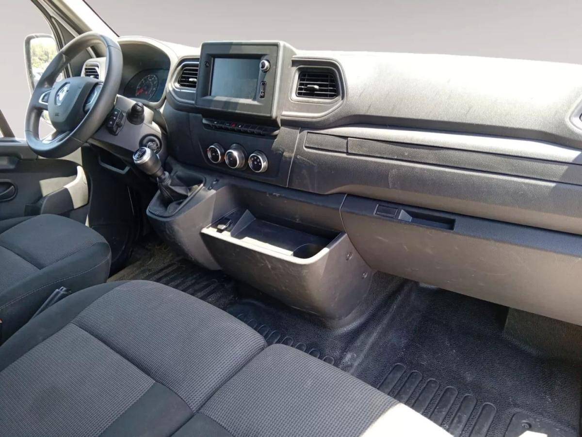renault-master-2022-diesel-2300cc