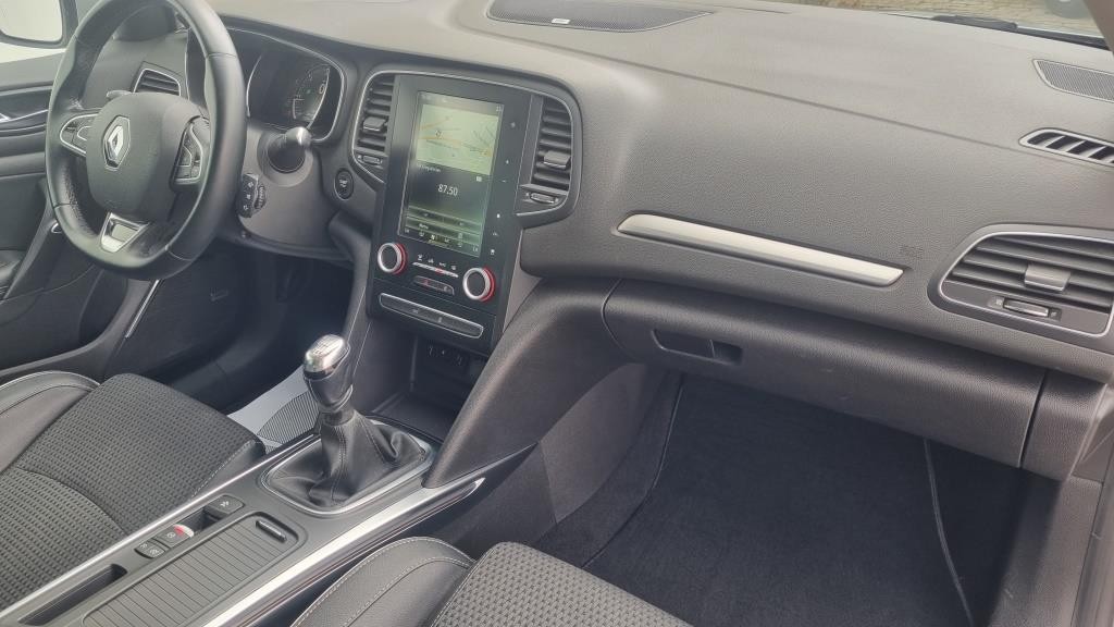 renault-megane-2017-diesel-1598cc