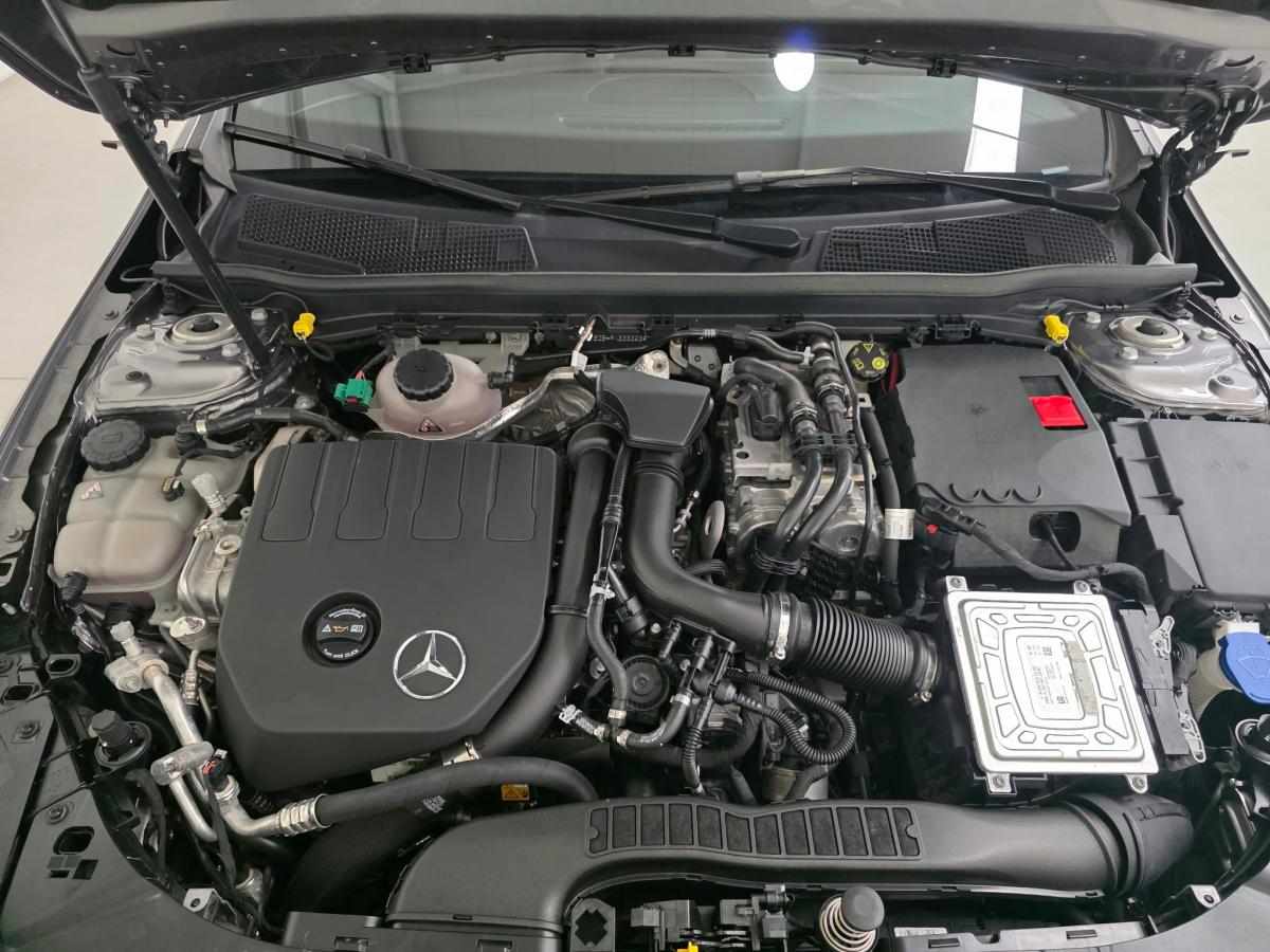 mercedes-benz-cla-250-e-2022-gasolina-1332cc