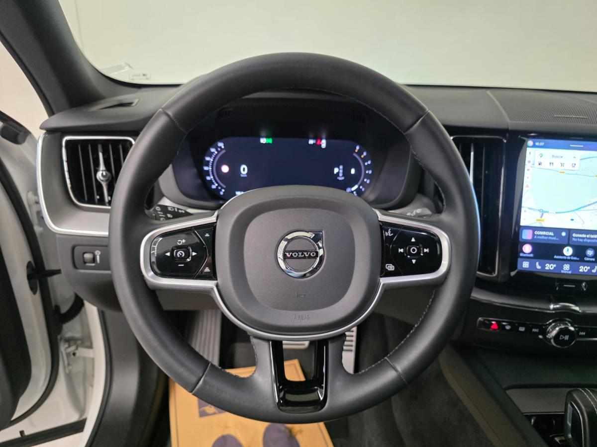 volvo-xc60-b5-2-0-awd-2021-diesel-1969cc