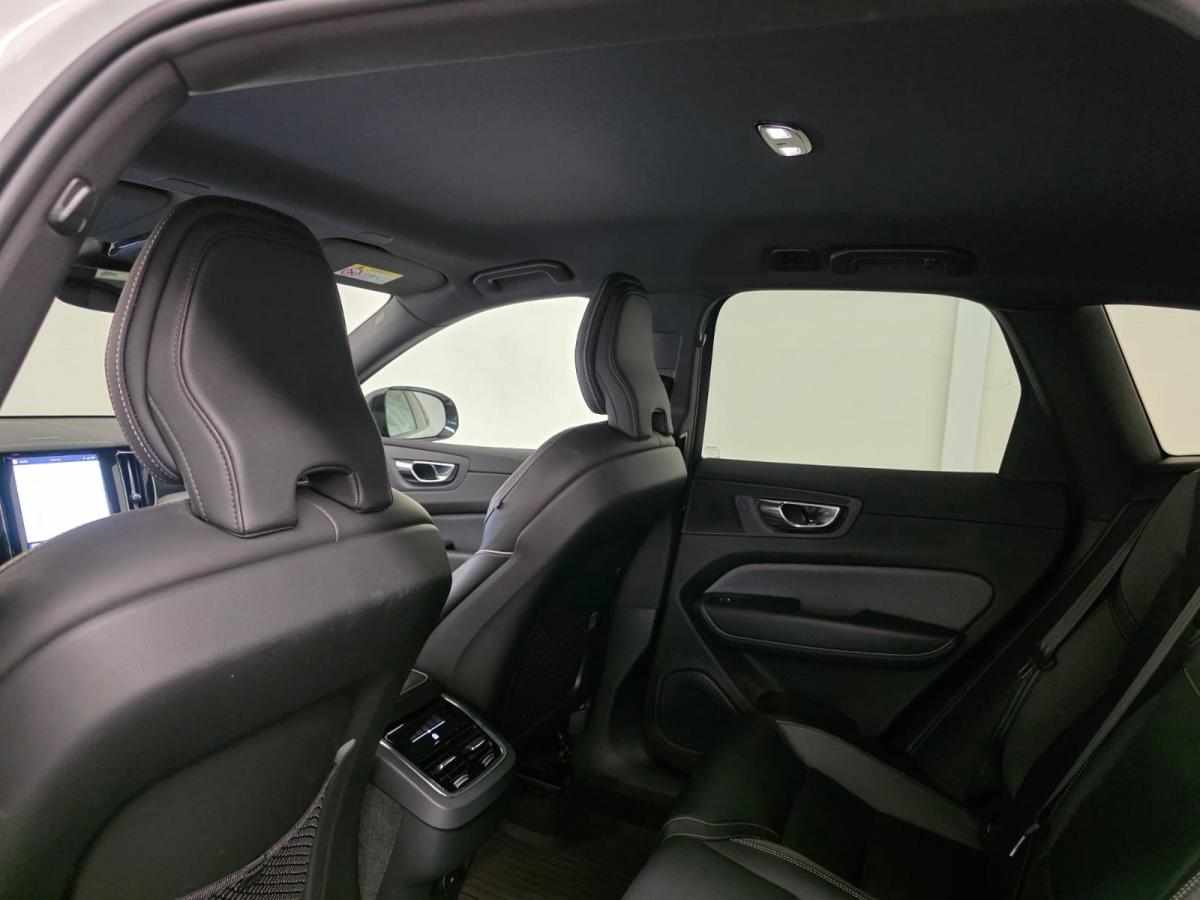 volvo-xc60-b5-2-0-awd-2021-diesel-1969cc