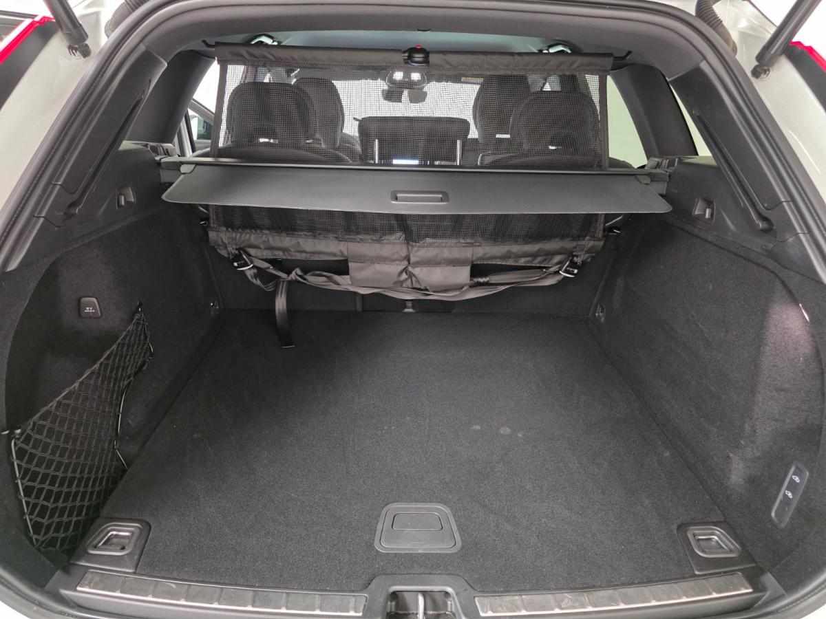 volvo-xc60-b5-2-0-awd-2021-diesel-1969cc