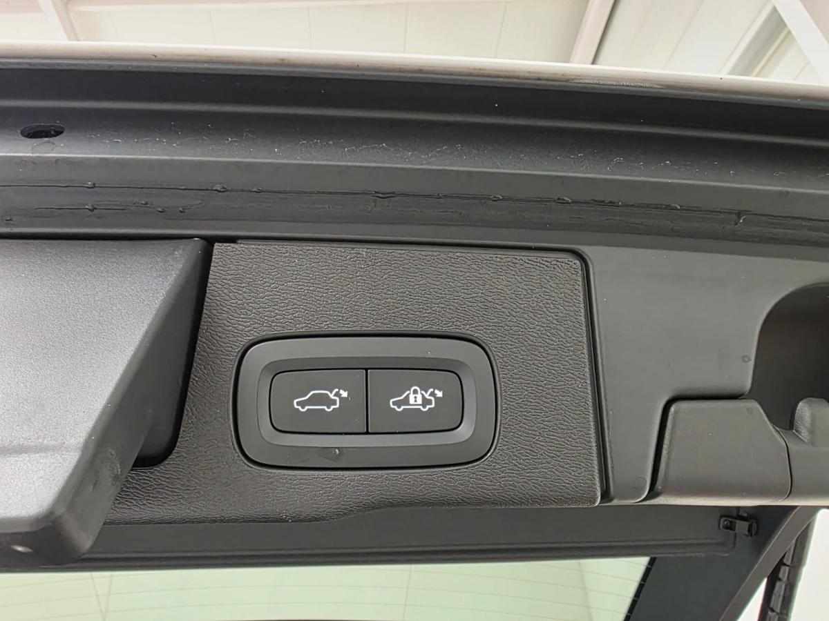 volvo-xc60-b5-2-0-awd-2021-diesel-1969cc