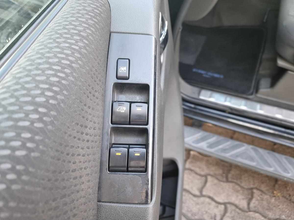 nissan-navara-2-5-dci-awd-2011-diesel-2488cc