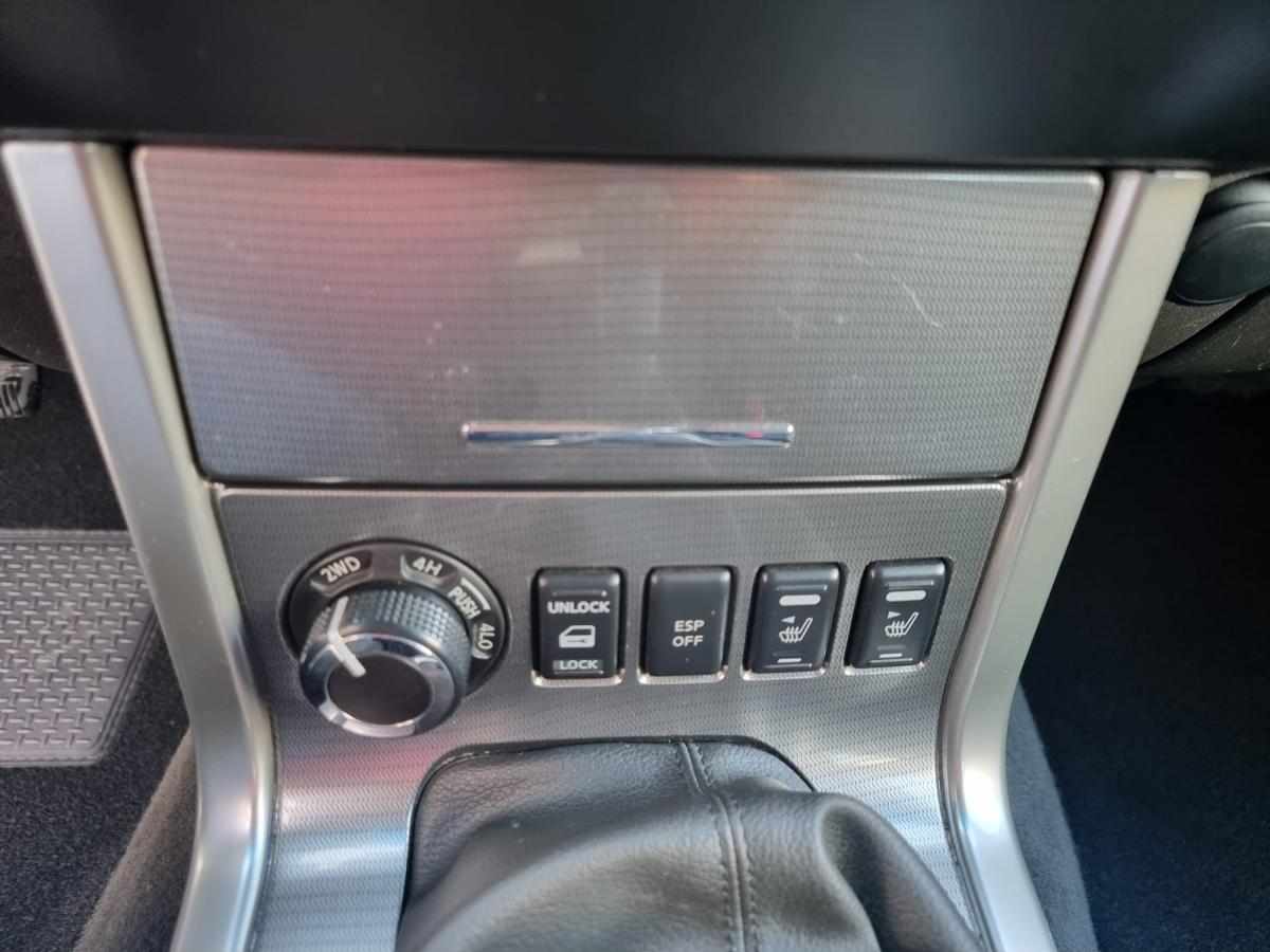nissan-navara-2-5-dci-awd-2011-diesel-2488cc