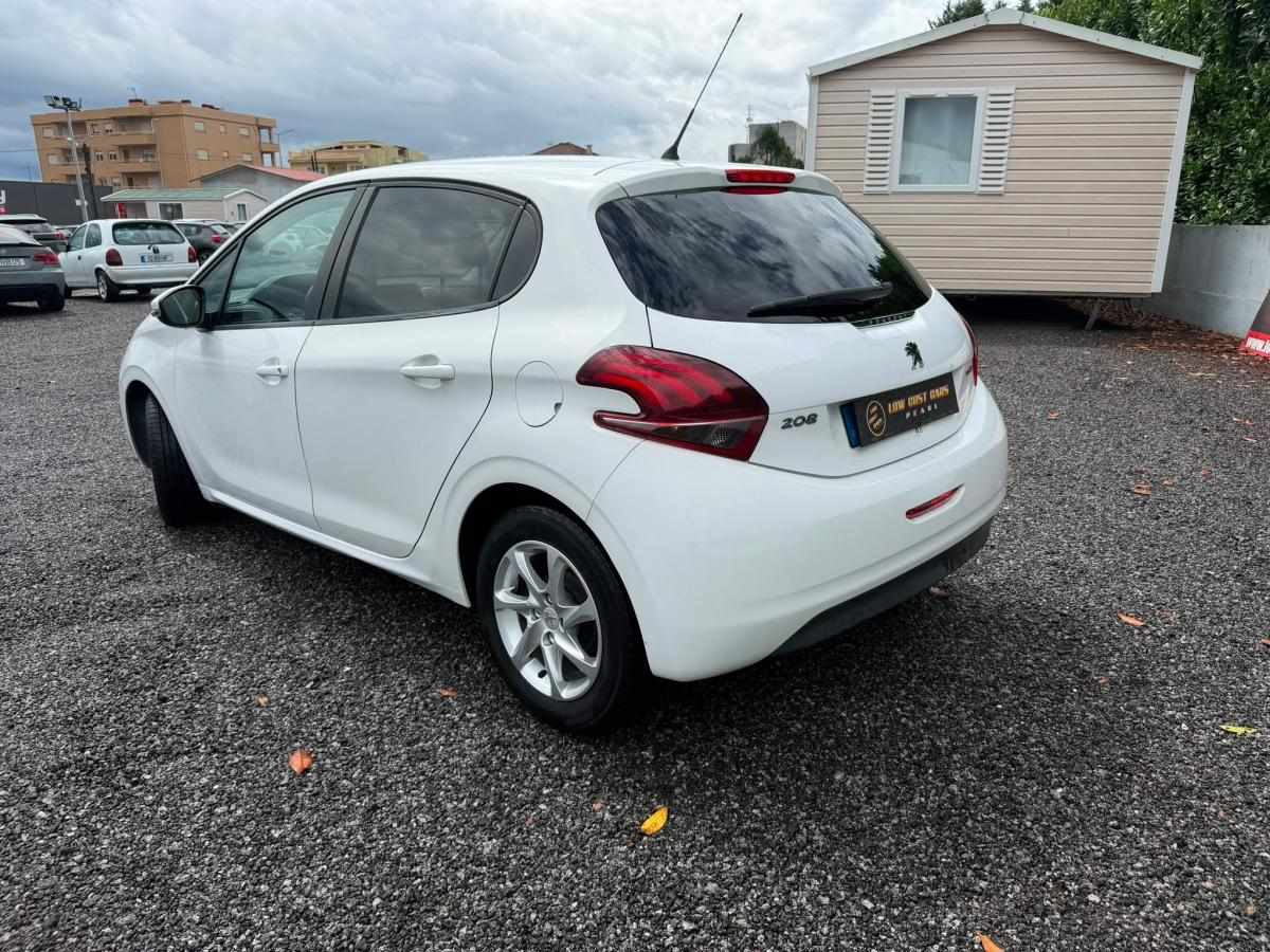 peugeot-208-2017-diesel-1560cc