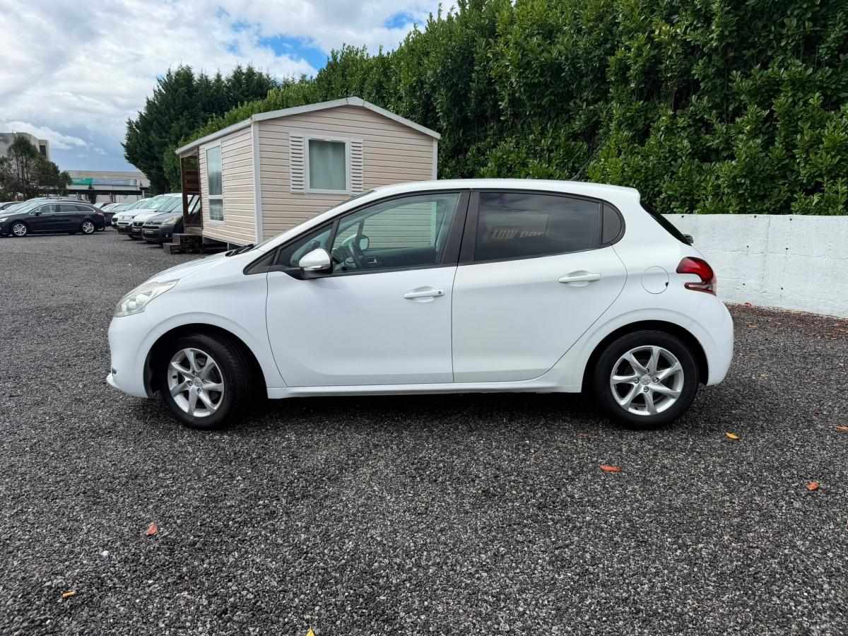 peugeot-208-2017-diesel-1560cc